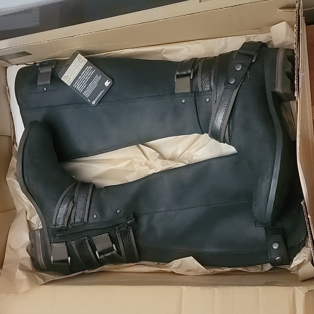Sorel lola tall boots black mud